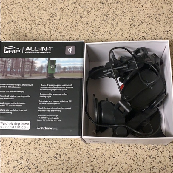 Grip all in one charger - Picture 2 of 2